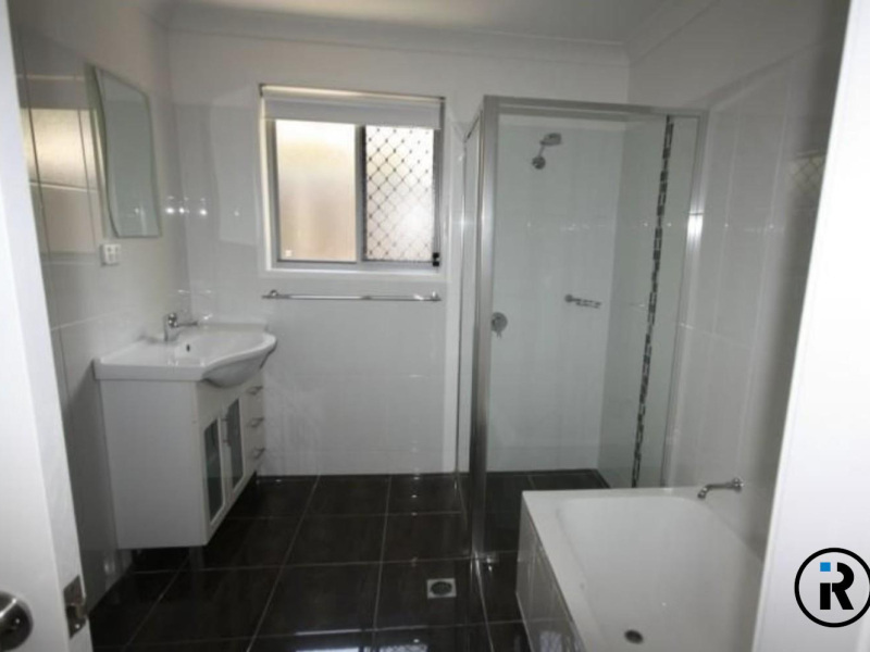 2 Miena Close, Riverhills, QLD 4074 Australia