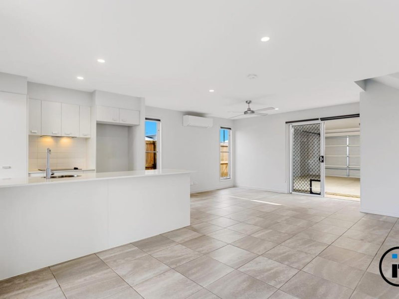 5 Adrian Circuit, Nirimba, QLD 4551 Australia
