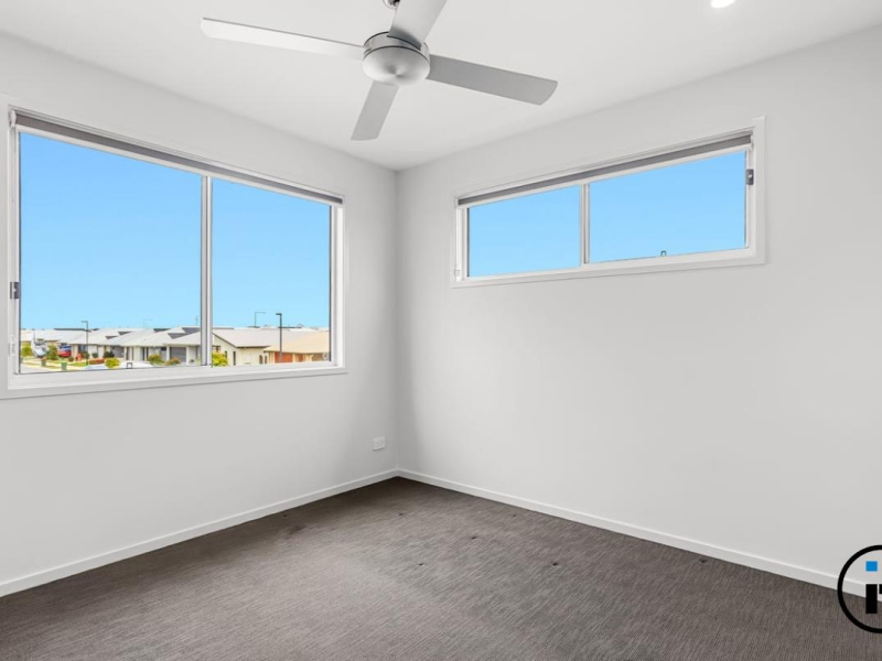 5 Adrian Circuit, Nirimba, QLD 4551 Australia