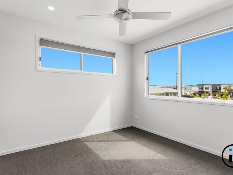 5 Adrian Circuit, Nirimba, QLD 4551 Australia