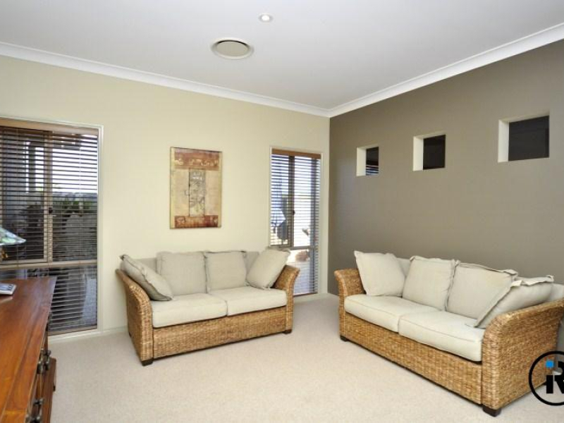 37 Homestead Circuit, Maudsland, QLD 4210