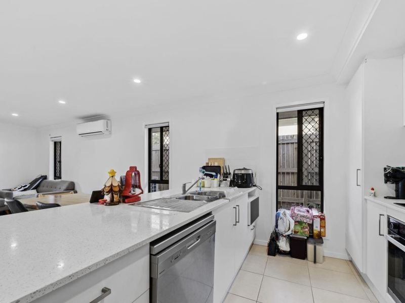8 Templeton Street, Logan Reserve, QLD 4133 Australia