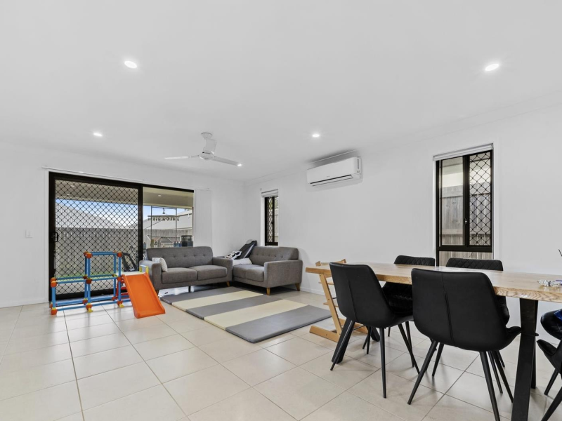 8 Templeton Street, Logan Reserve, QLD 4133 Australia