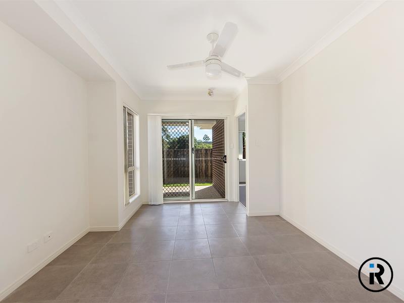 2/15 Sunrise Court, LOGANLEA, QLD 4131 AUS