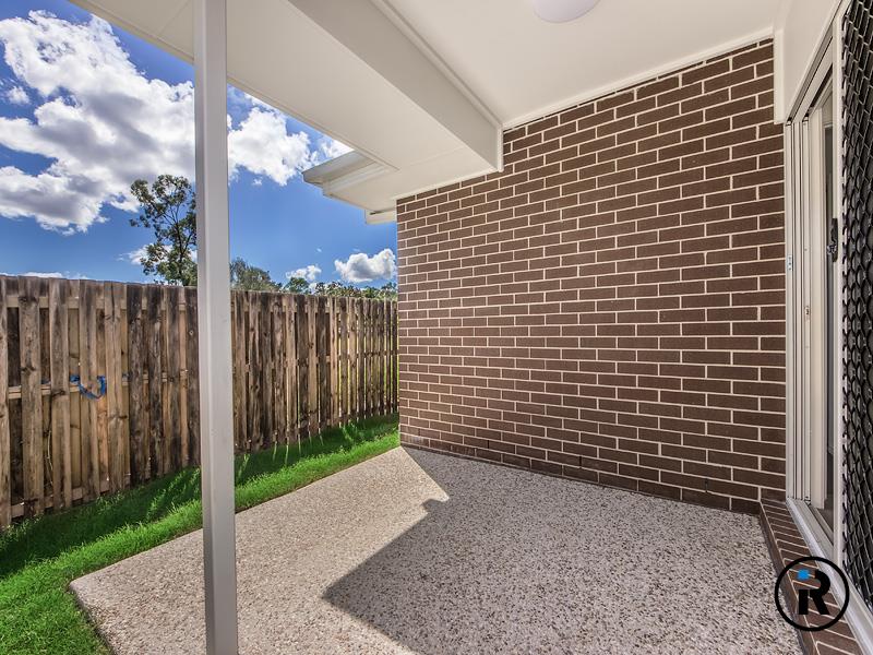 2/15 Sunrise Court, LOGANLEA, QLD 4131 AUS