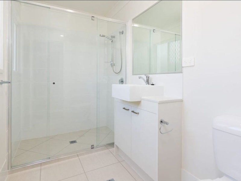 2/52a Brentwood Drive, Bundamba, QLD 4304 Australia