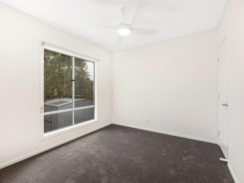 33A Carinya Street, CRESTMEAD, QLD 4132 AUS