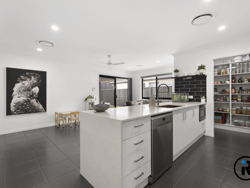 15 Normanby Way, Jimboomba, QLD 4280