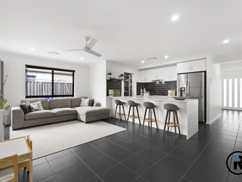 15 Normanby Way, Jimboomba, QLD 4280