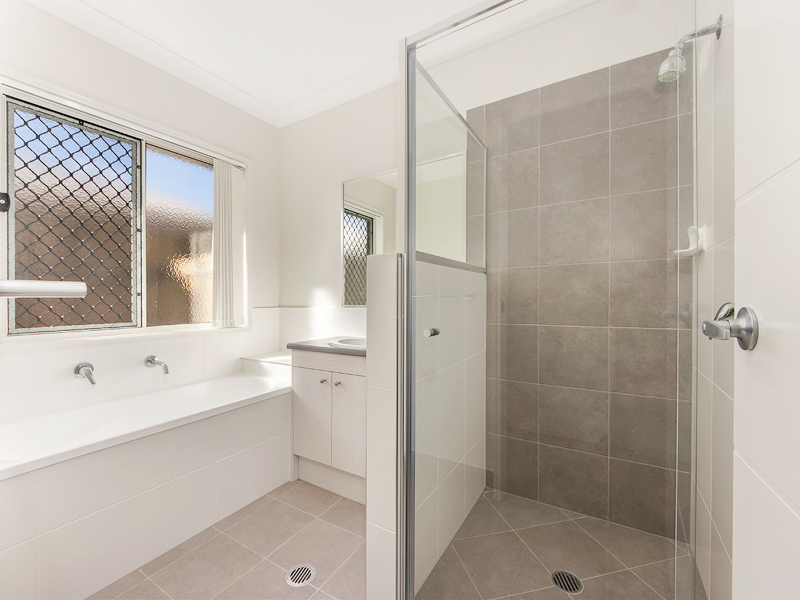 2/9 Barkala Avenue, LOGANLEA, QLD 4131 AUS