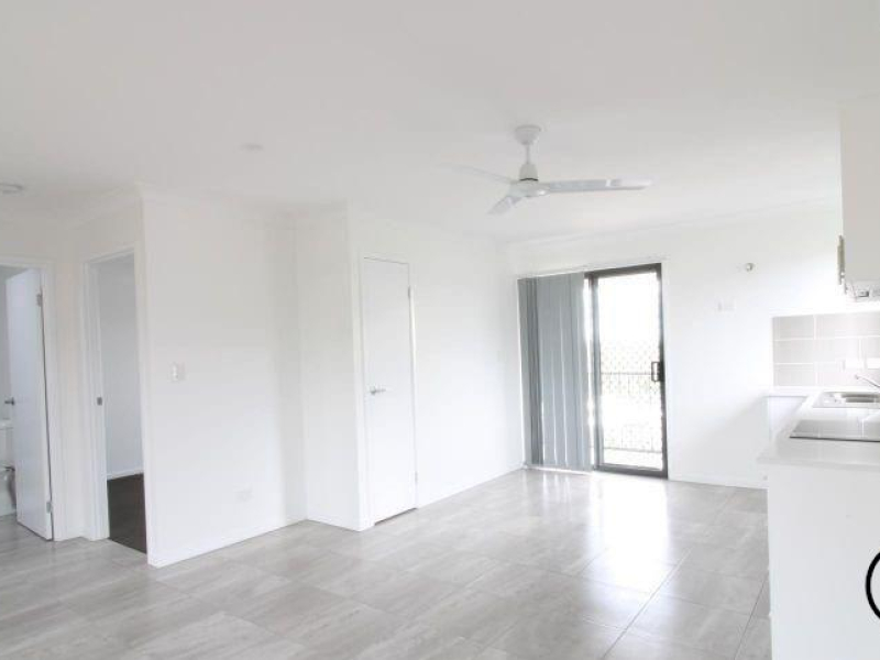 2/11 Hoffman Way,, Bundamba, QLD 4305