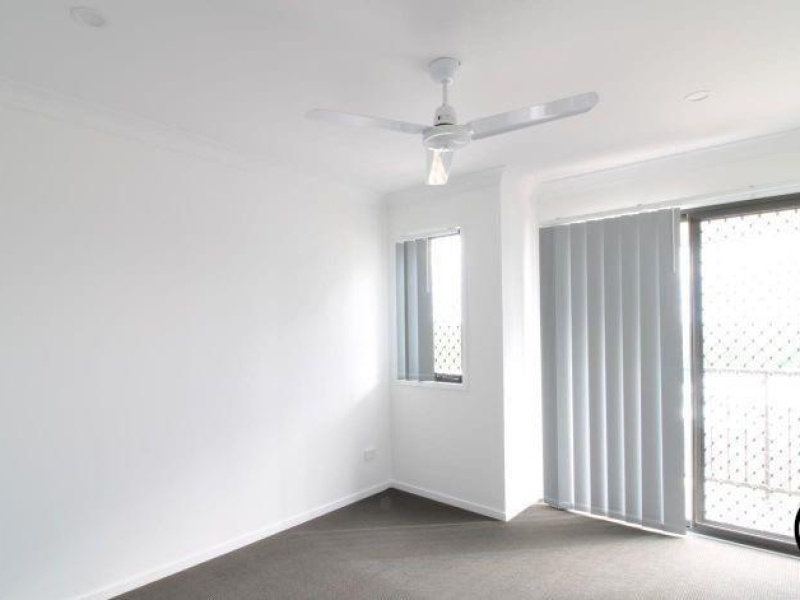 2/11 Hoffman Way,, Bundamba, QLD 4305