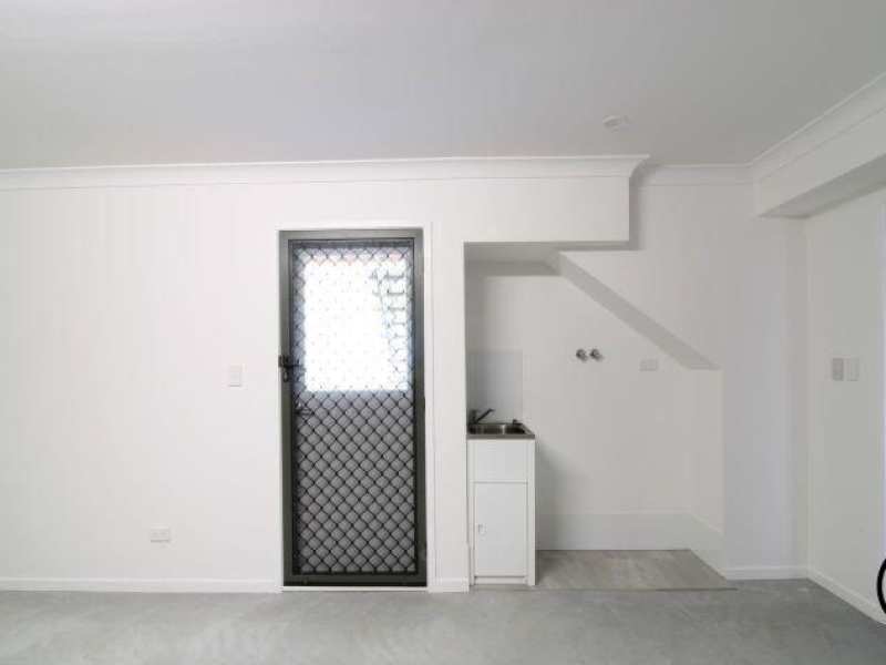 2/11 Hoffman Way,, Bundamba, QLD 4305