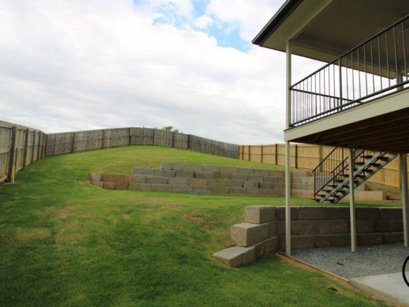 2/11 Hoffman Way,, Bundamba, QLD 4305