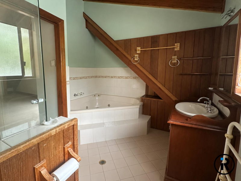 6 Musgrave St, Fig Tree Pocket, QLD 4069