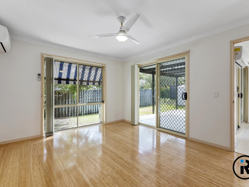 4 Howland Cct, Pacific Pines, QLD 4211