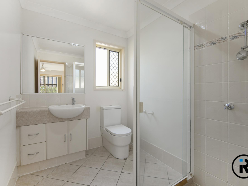 4 Howland Cct, Pacific Pines, QLD 4211