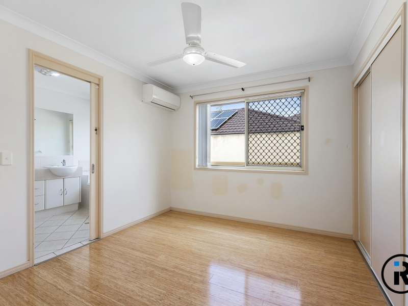 4 Howland Cct, Pacific Pines, QLD 4211