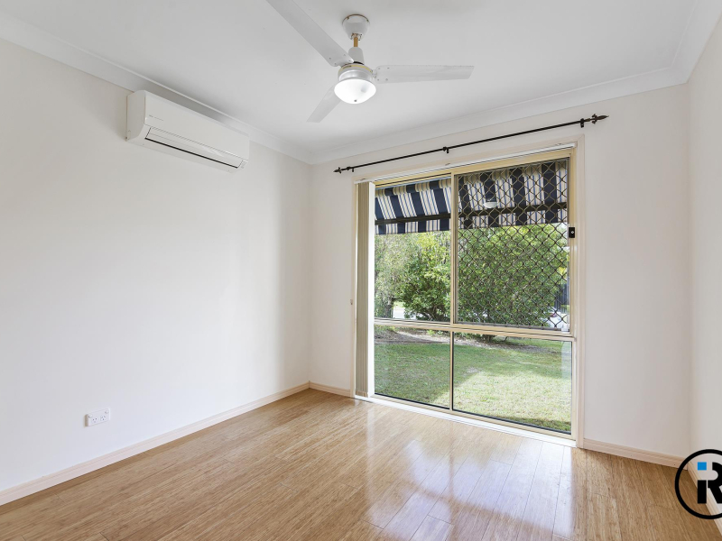 4 Howland Cct, Pacific Pines, QLD 4211