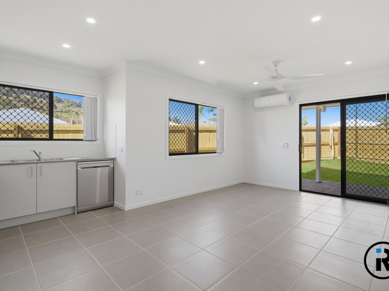 1/2 Isaac Court, Plainland, QLD 4341