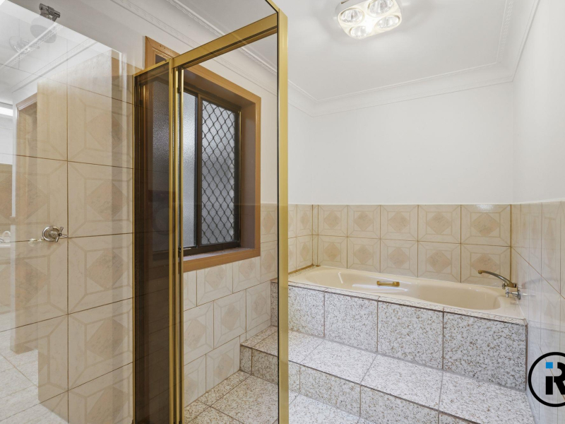 201 Kenmore Road, Kenmore, QLD 4069