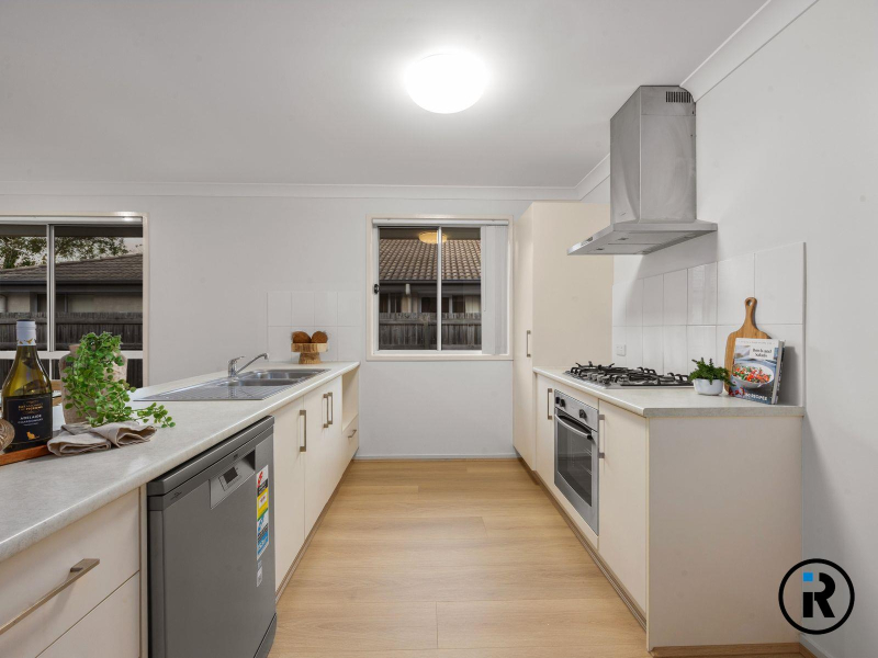 7A Cardena Drive, Augustine Heights, QLD 4300