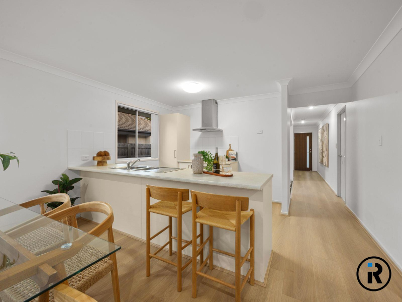 7A Cardena Drive, Augustine Heights, QLD 4300