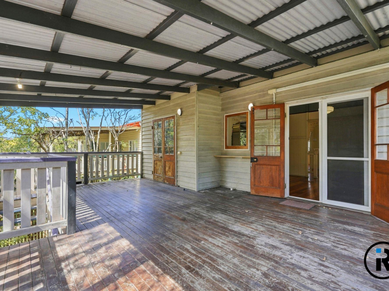 12 Leicester Street, Coorparoo, QLD 4151