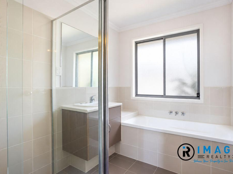 6 Crystalwood Court, FERNVALE, QLD 4306 AUS
