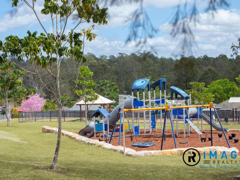 6 Crystalwood Court, FERNVALE, QLD 4306 AUS