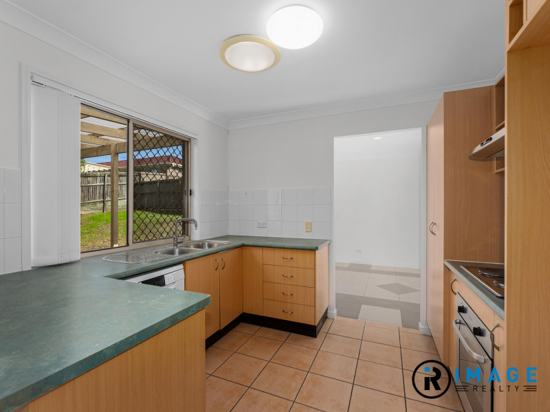 15 Burrawang St, REDBANK PLAINS, QLD 4301 AUS