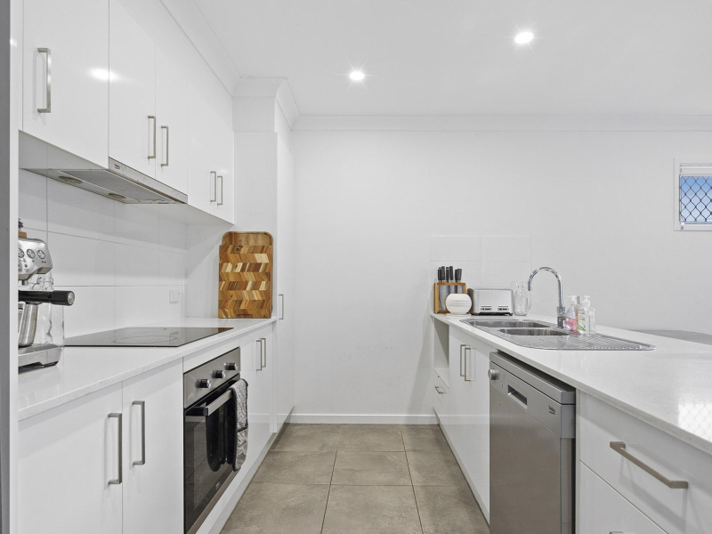 10 Creekstone  Ave, Redbank Plains, QLD 4301 Australia