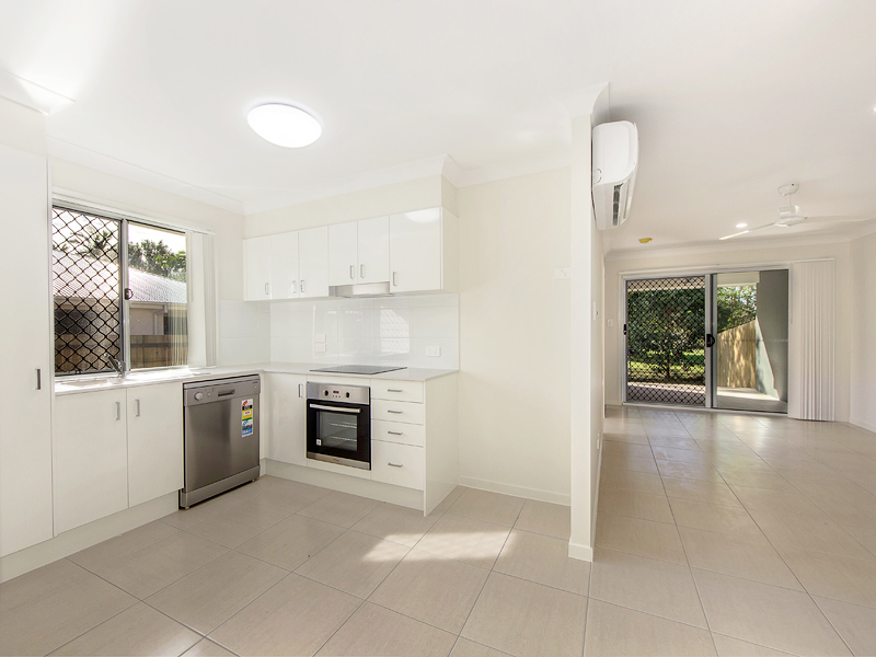2/33A Evergreen Avenue, LOGANLEA, QLD 4131 AUS