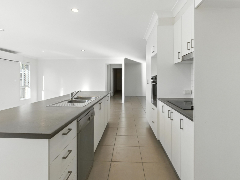 10 Elmore, Bundamba, QLD 4304