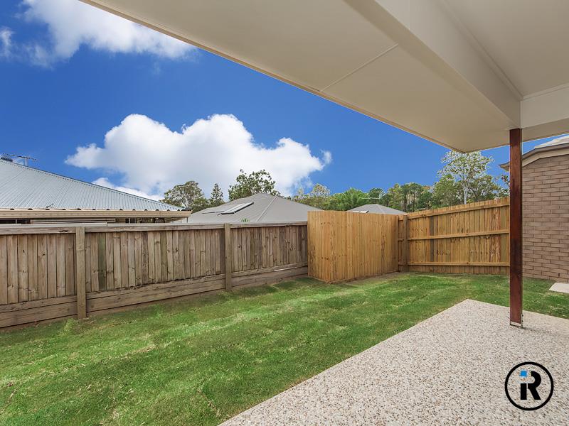 2/5 Koona Place, Hillcrest, QLD 4118 Australia