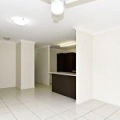 2/7 Bluegrass Crecent, Hillcrest, QLD 4118 Australia