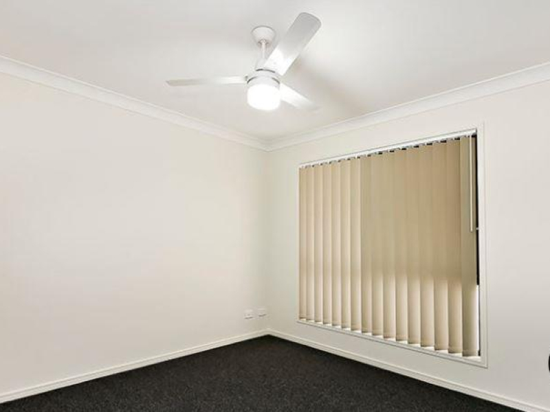 2/7 Bluegrass Crecent, Hillcrest, QLD 4118 Australia