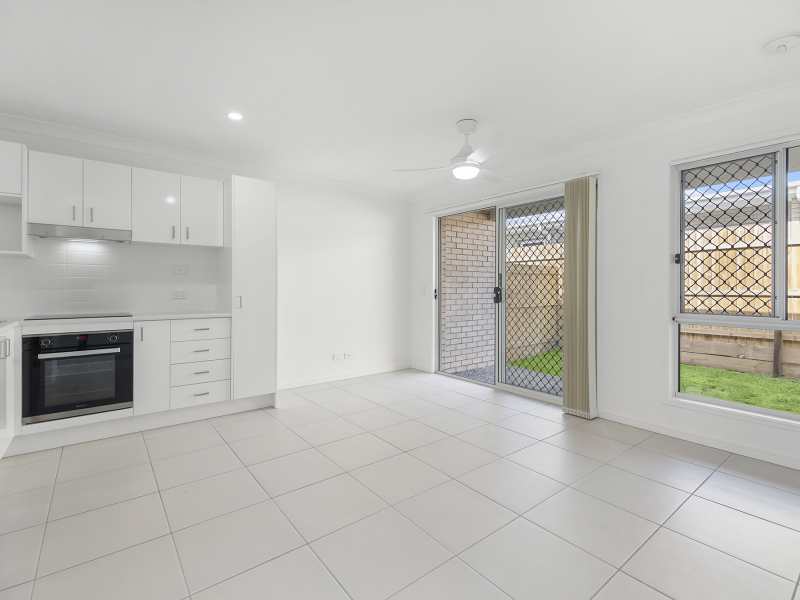 2/10 Beano Street, Marsden, QLD 4132 Australia
