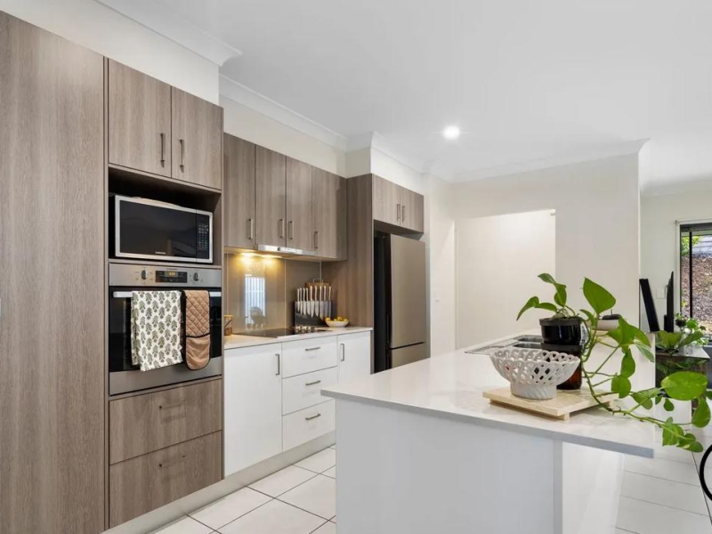 24 Valley Mist Place, Maudsland, QLD 4210