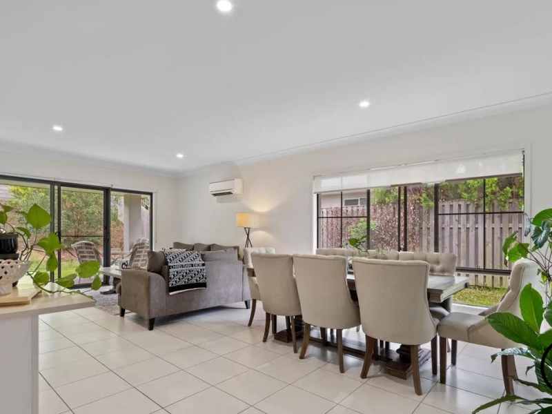 24 Valley Mist Place, Maudsland, QLD 4210