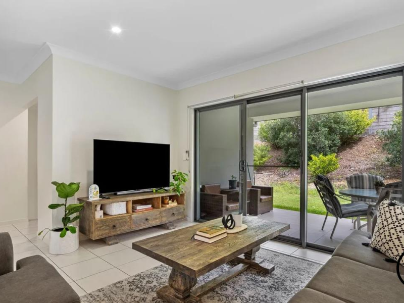 24 Valley Mist Place, Maudsland, QLD 4210