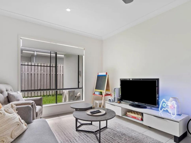 24 Valley Mist Place, Maudsland, QLD 4210