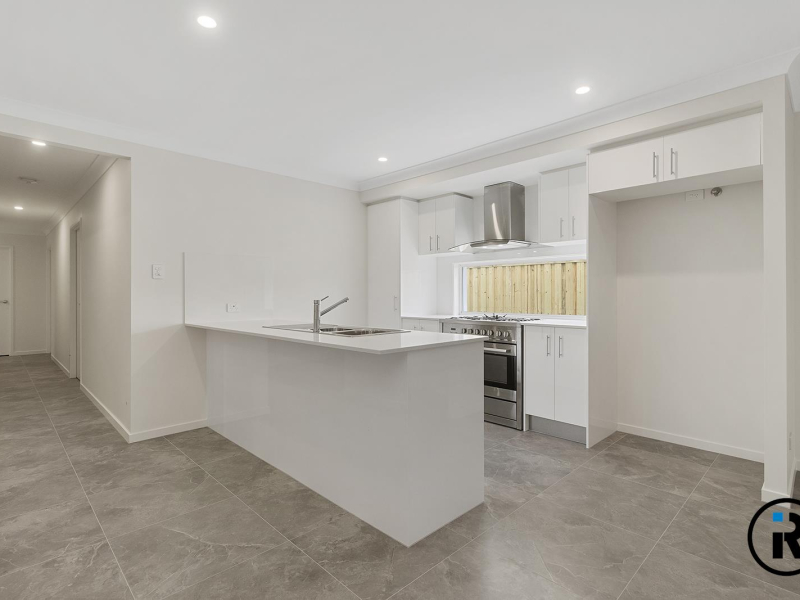5 Wilsons Peak Way, White Rock, QLD 4306 Australia