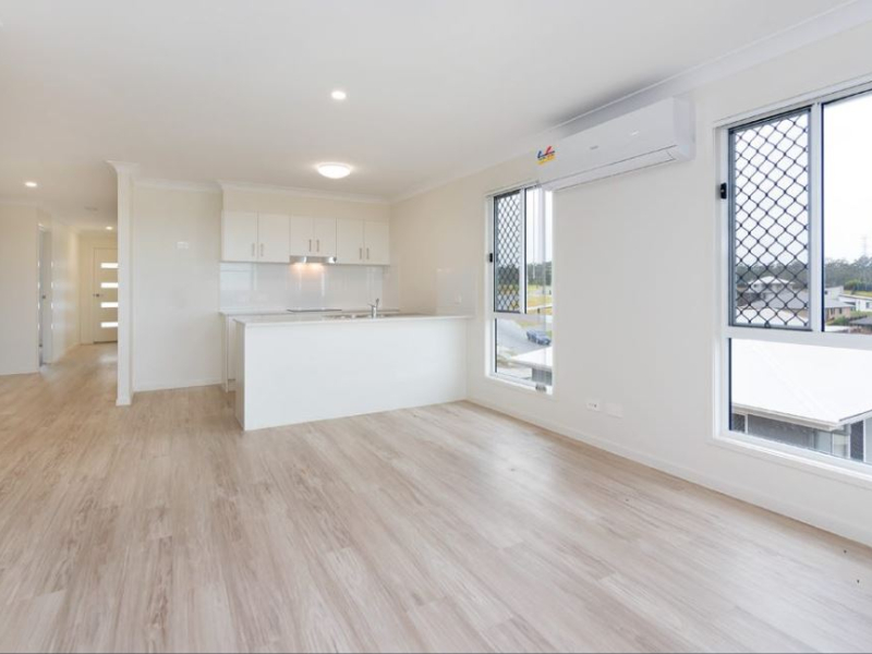 1/52a Brentwood Drive, Bundamba, QLD 4304