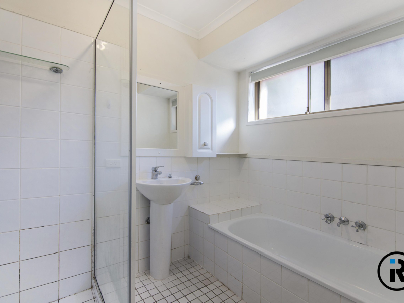 2/69 Studio Drive, Oxenford, QLD 4210