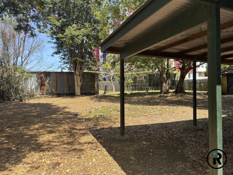 37 Lowry Street, North Ipswich, QLD 4305 Australia