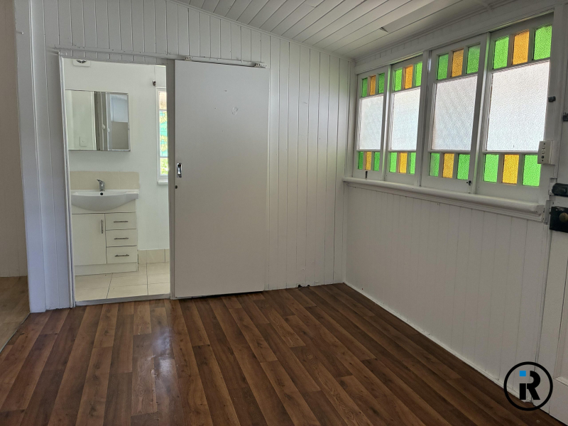 37 Lowry Street, North Ipswich, QLD 4305 Australia