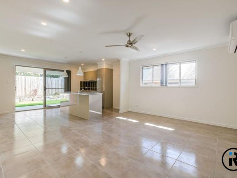 19 Bloomfield Avenue, Park Ridge, QLD 4125