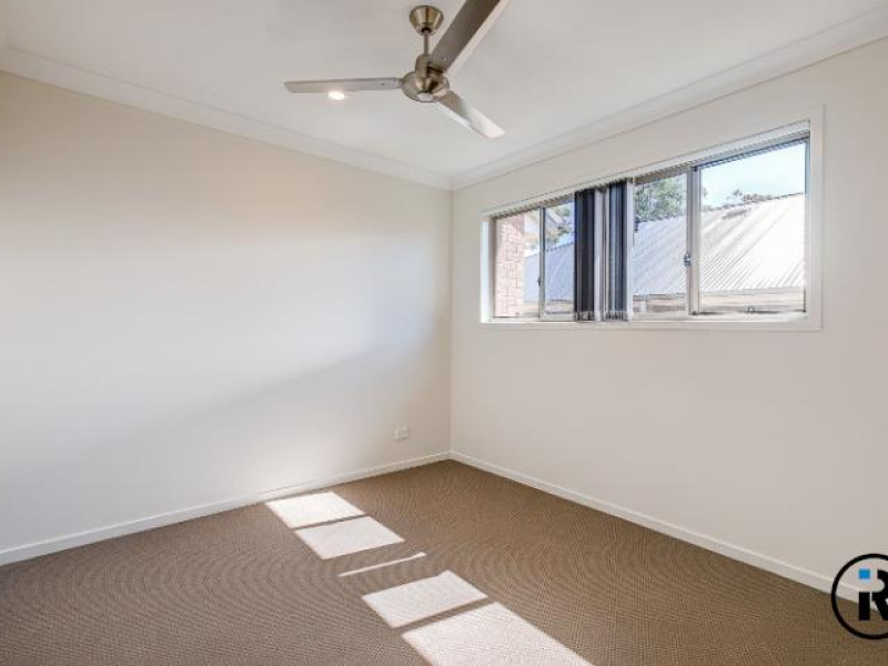 19 Bloomfield Avenue, Park Ridge, QLD 4125